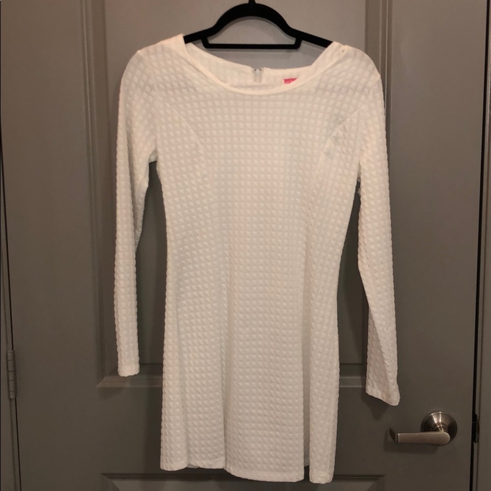 White long sleeve dress